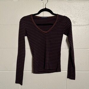 Striped V-Neck Long Sleeve Top